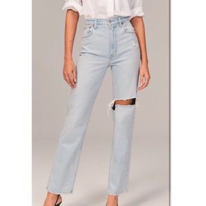 Abercrombie Ultra High Rise 90s Straight Jean. Size 30